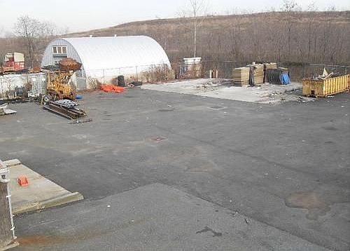 4th image of 70 Porete Ave