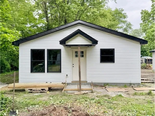 202 W Bard Street, Crothersville, IN 47229