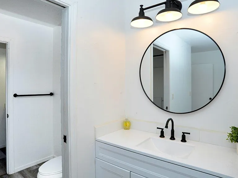 918 E Elm St #B — Photo 18