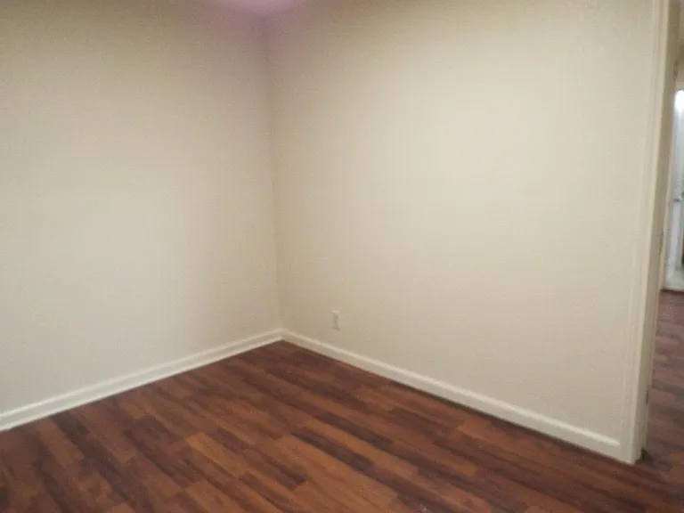 2519 Hicks Ave #2 — Photo 2