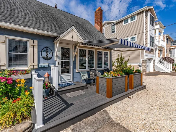 4 W Oceanview Dr, Brant Beach, NJ 08008