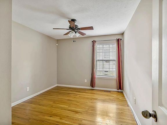 3rd image of 1003 Meridian St