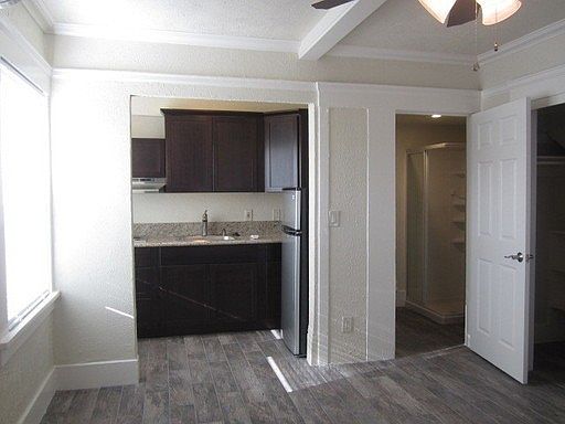 2nd image of 721-727 S Virginia St #727-1