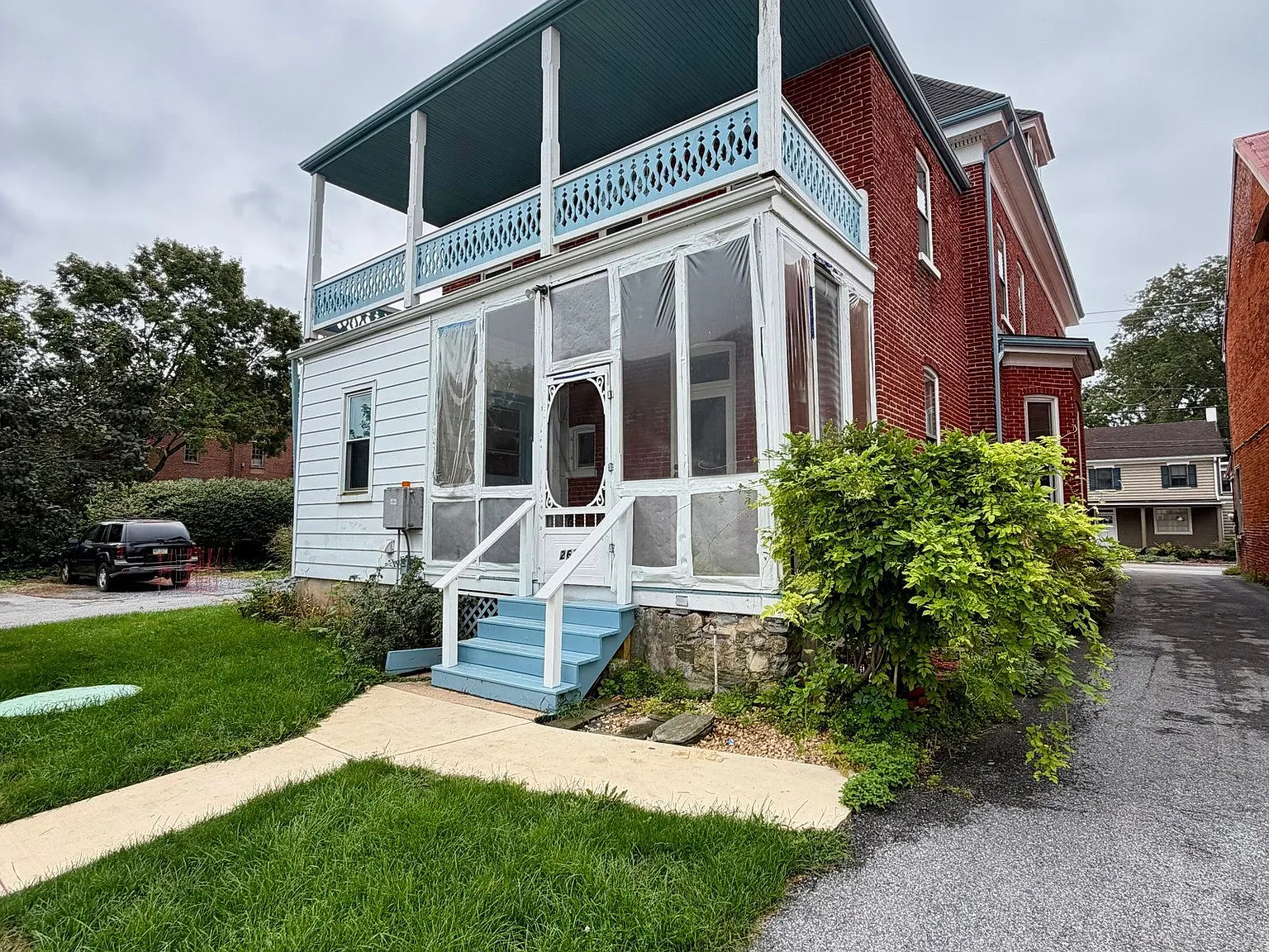 7 bed, 1.0 bath, 2972 sqft, $2,785 — Photo 3