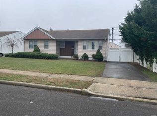 697 Patterson Ave, Franklin Square, NY 11010