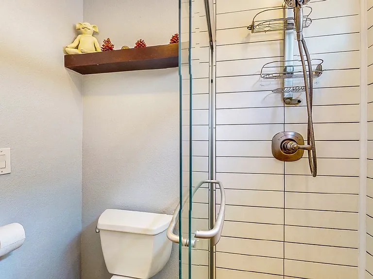 6543 Peachtree Ln — Photo 32