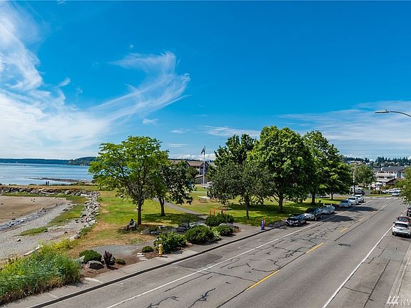 3rd image of 886 SE Bayshore Dr APT 302