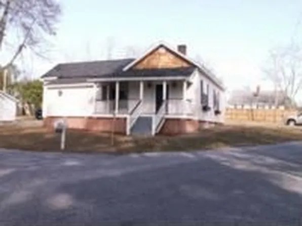 1800 Pine Creek Ave, Camden, SC 29020