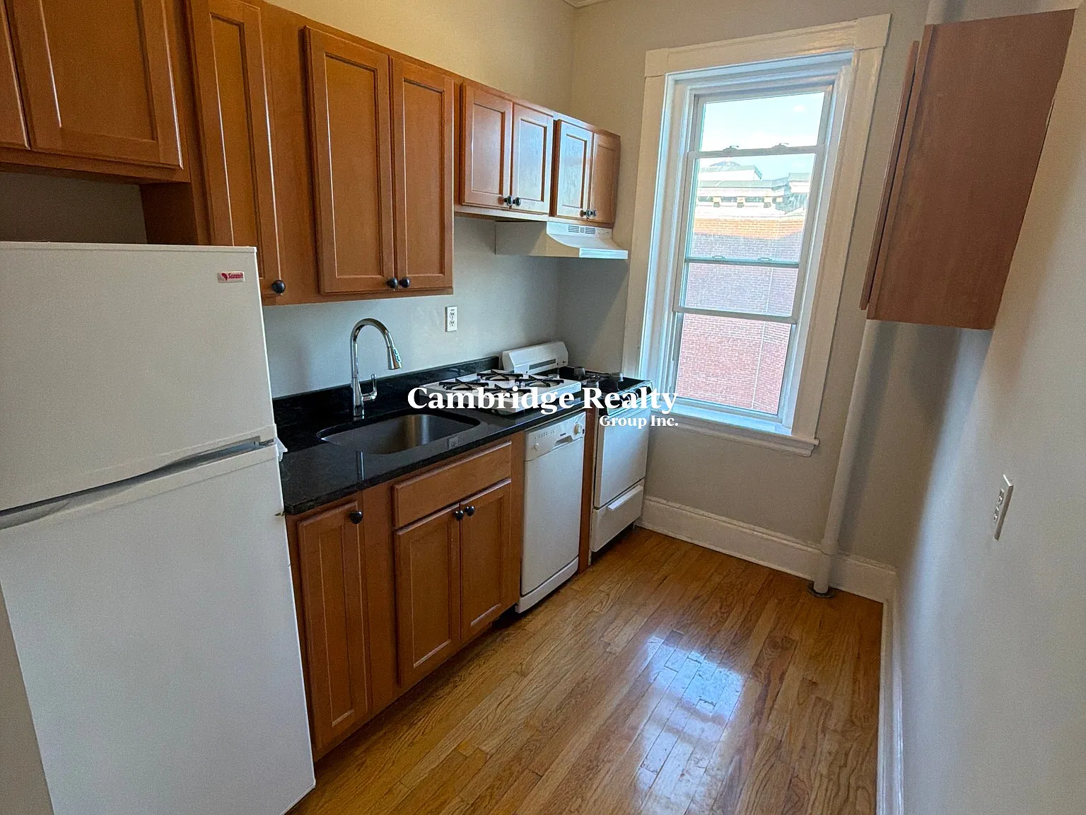 2 bed, 1.0 bath, $2,860 — Photo 2