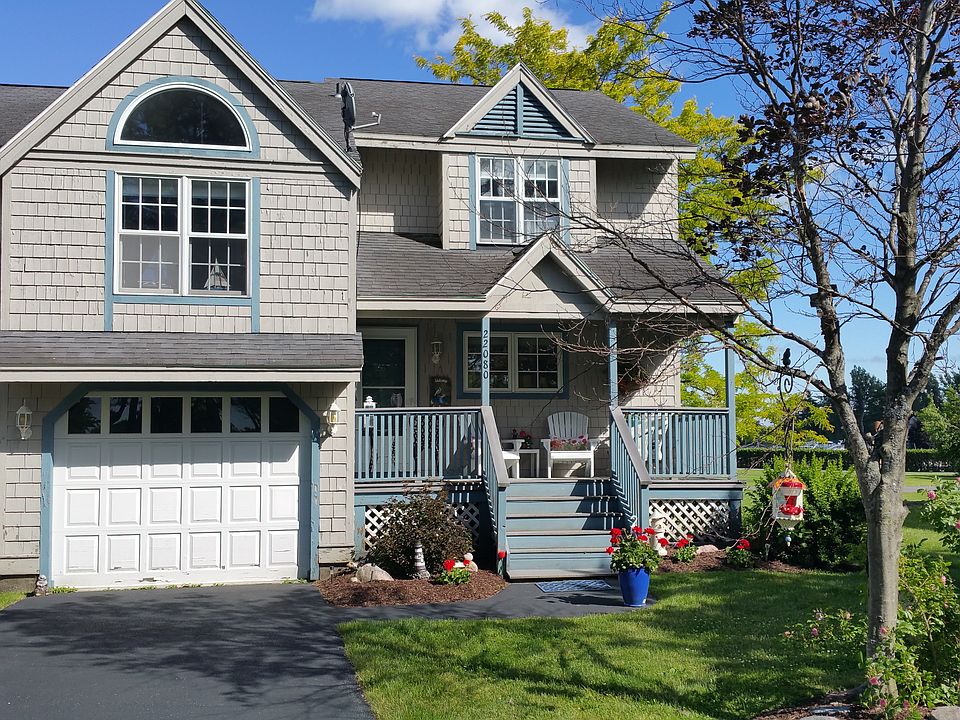 Front view of townhouse