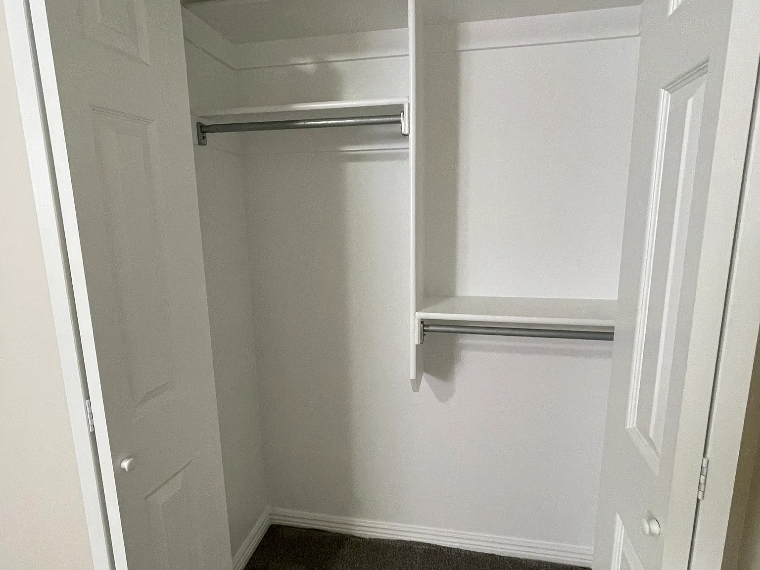 2 bed, 3100 sqft, $800 — Photo 4