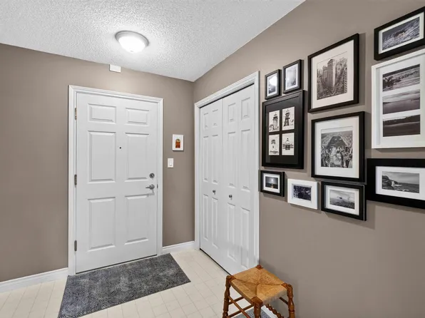 9535 176th St NW #212, Edmonton, AB T5T 6C8