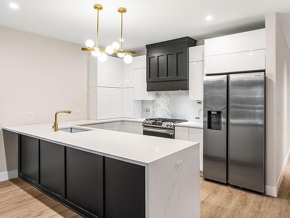 5th image of 4855 N Christiana Ave #2
