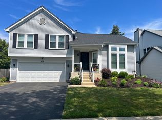 375 Meadow Lakes Blvd, Aurora, IL