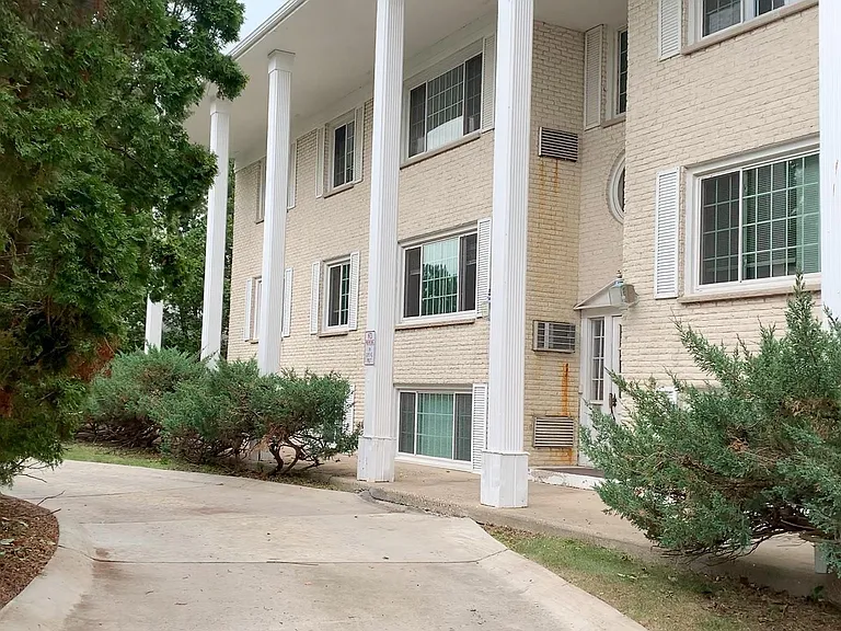 4001 Mavelle Dr — Photo 2