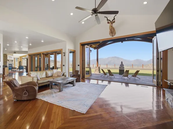 555 Skyfire Dr, Hamilton, MT 59840