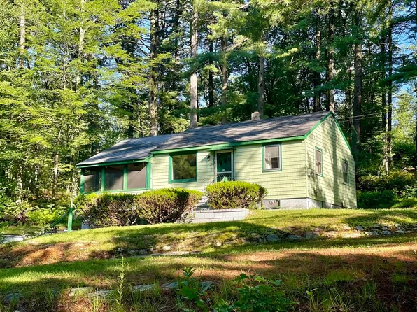 50 Locust Ave, Tyngsboro, MA 01879