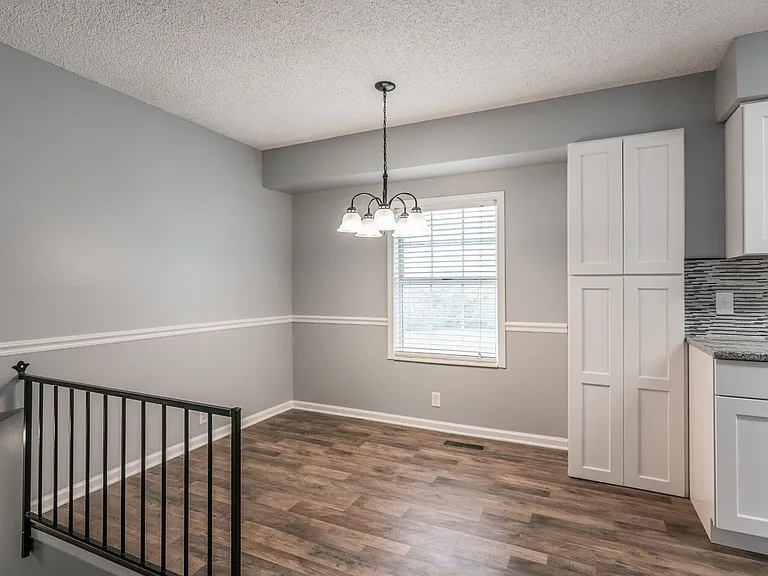 5216 Roxborough Dr — Photo 6