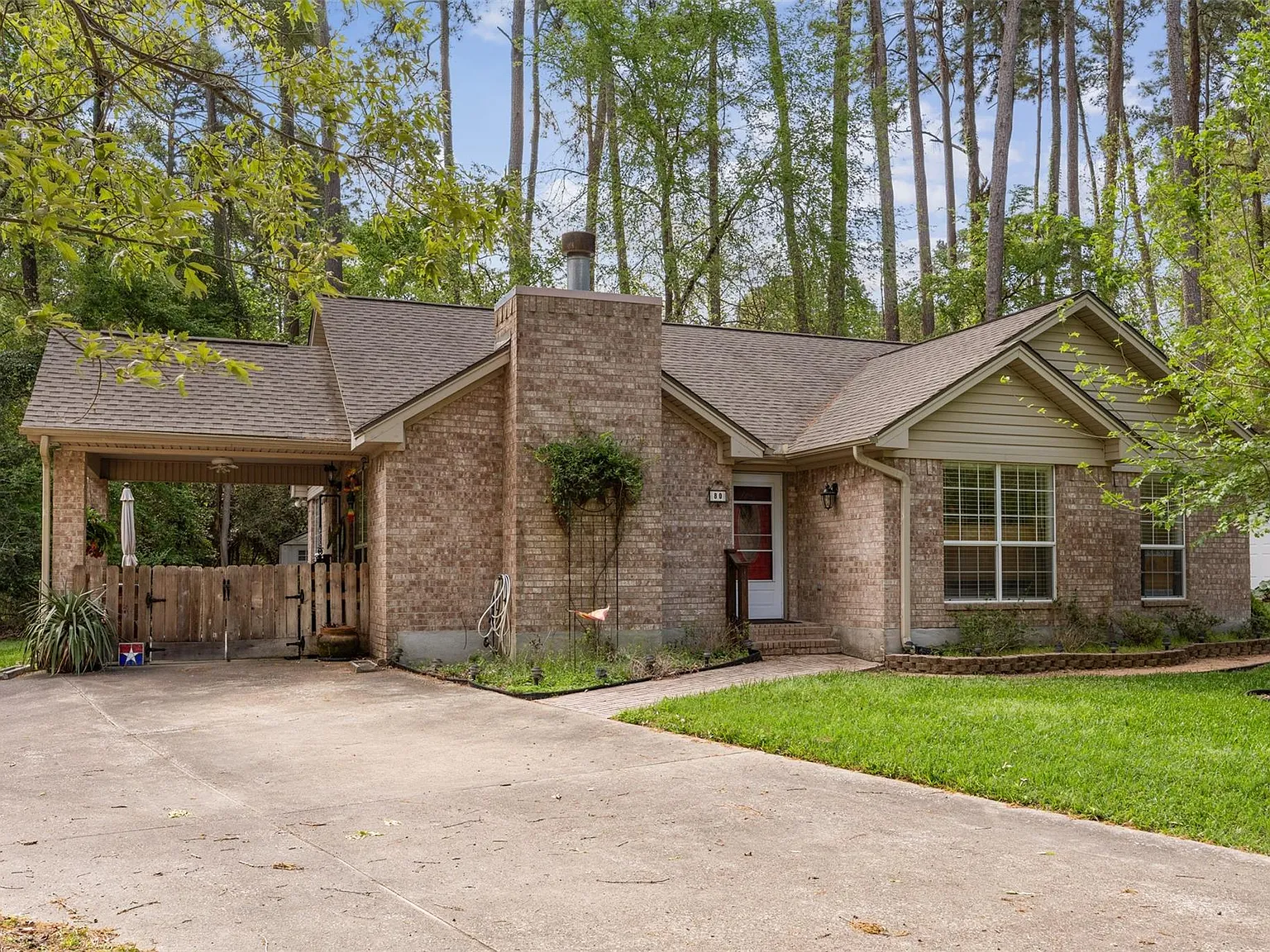 3 bed, 2.0 bath, 1353 sqft, $1,850 — Photo 3