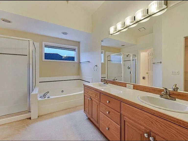 19120 NE 46th Ct — Photo 15