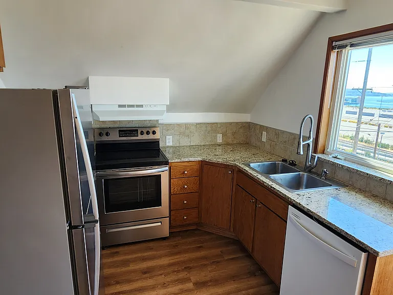 2230 Grand Ave — Photo 6