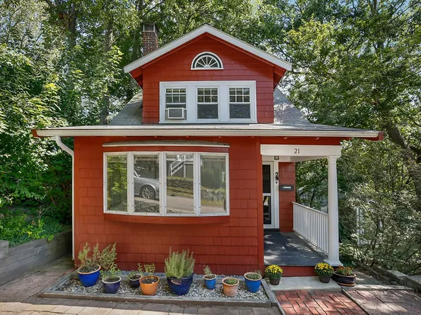 21 E Riverside Dr, Dedham, MA 02026