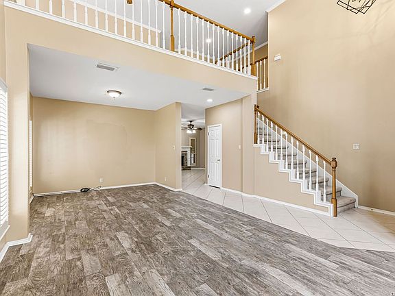 5th image of 2130 MOLLYS WAY DR