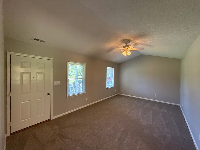 3211 Karen Ln — Photo 4