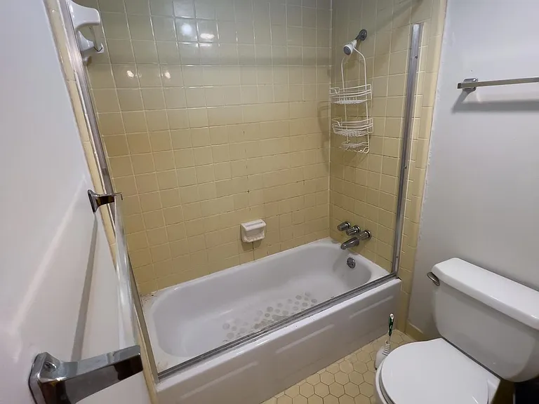 405 72nd Ave N #10 — Photo 11