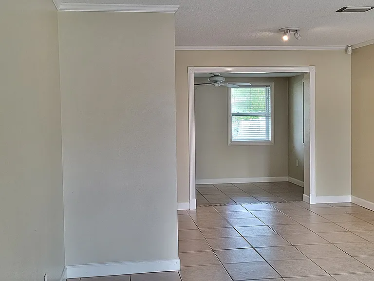 1480 Queen Anne Dr — Photo 11
