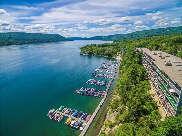 147 Cliffside Dr, Canandaigua, NY 14424