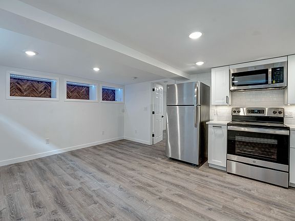 4th image of 4814 NE 32nd Pl #B