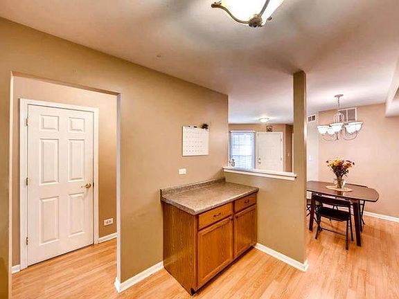 3rd image of 1090 Kingston Ct #1090