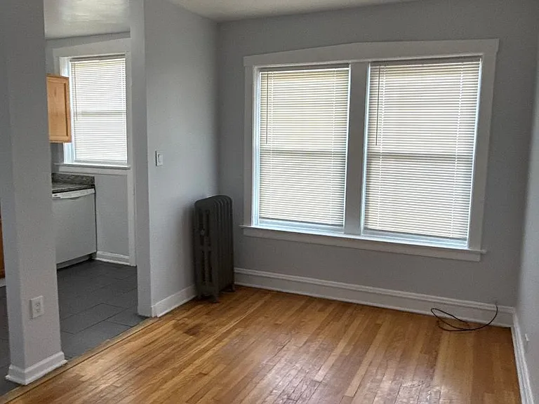 SPACIOUS 2 BEDROOM APARTMENTS AVAILABLE — Photo 80