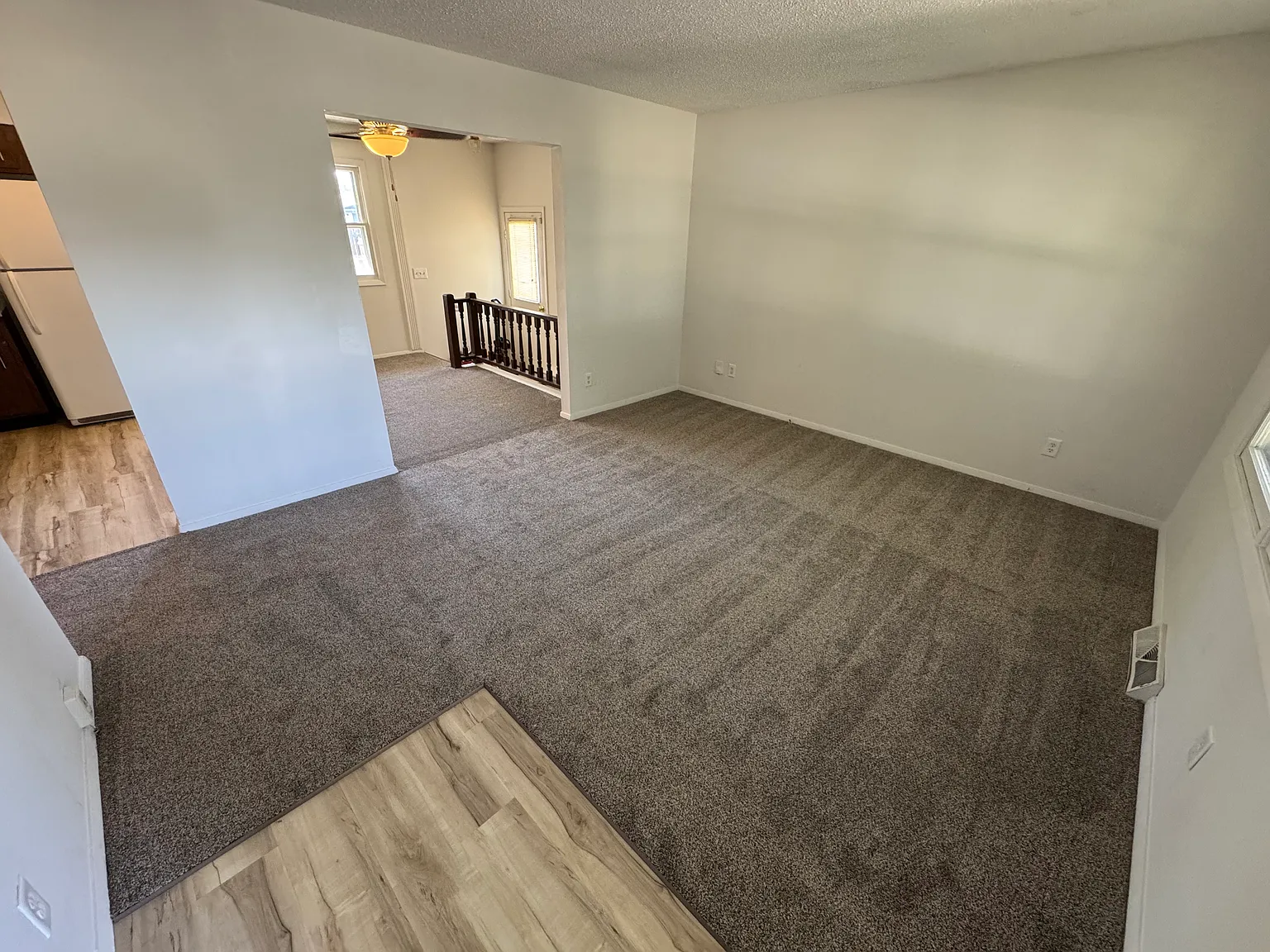 2077 Scarbrough — Photo 2
