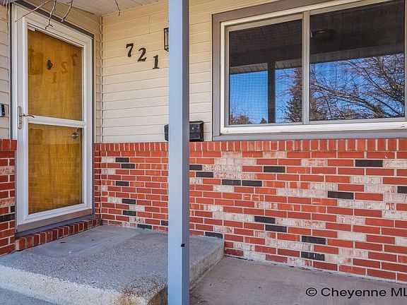 5th image of 721 Shoshoni St