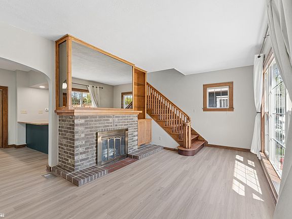 5th image of 709 N 8th St