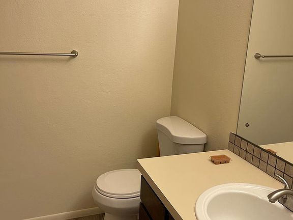 4th image of 504 N Walker St #10251548