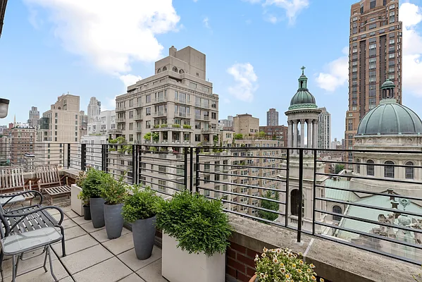 Sold by Nest Seekers International | media 17