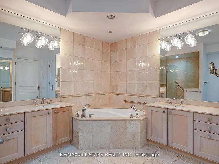 7071 Bayview Ave #211 — Photo 21