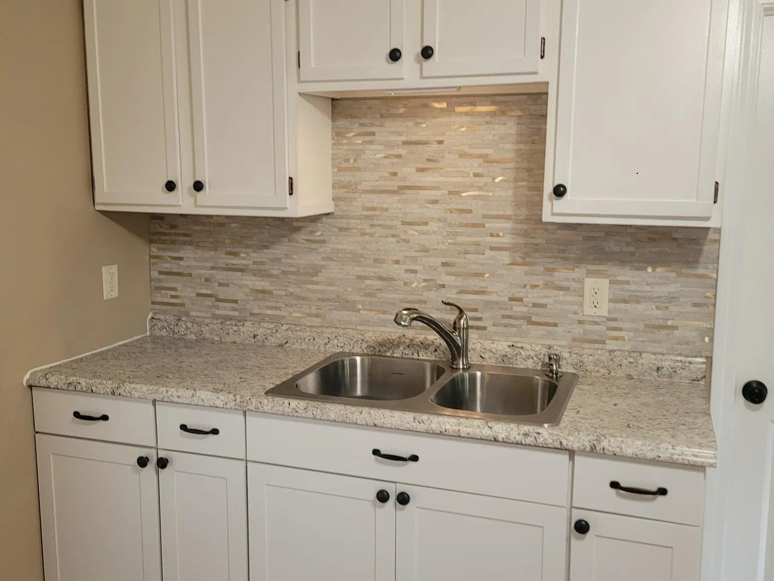 391 Putnam Pike — Photo 2