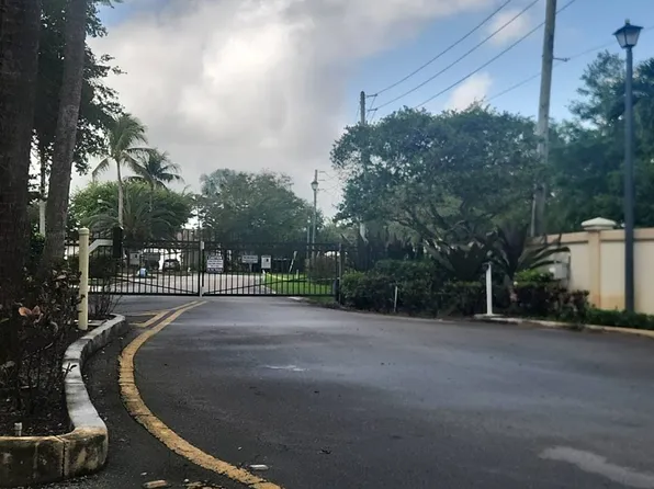 102 SW 128th Ave, Plantation, FL 33325