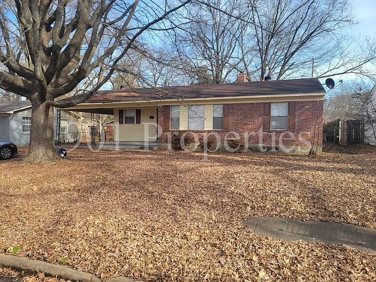 1730 Capri Rd — Photo 1