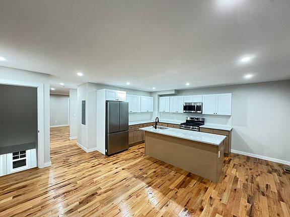 2nd image of 307 Laurel St