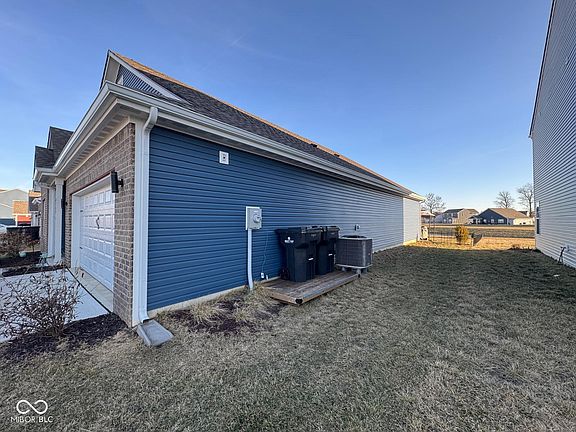 3rd image of 6769 Honeysuckle Way