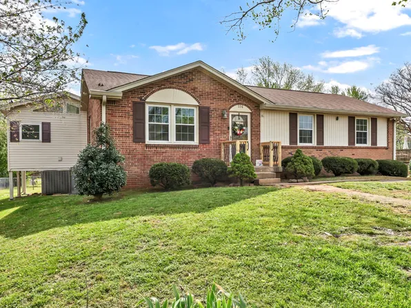 216 Maplewood Dr, Clarksville, TN 37042