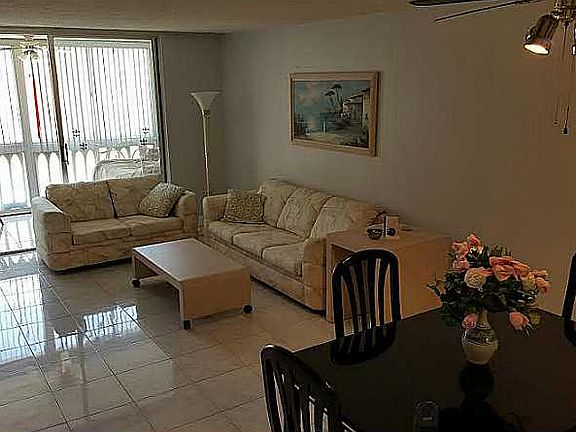 Home For Sale In Meadowbrook