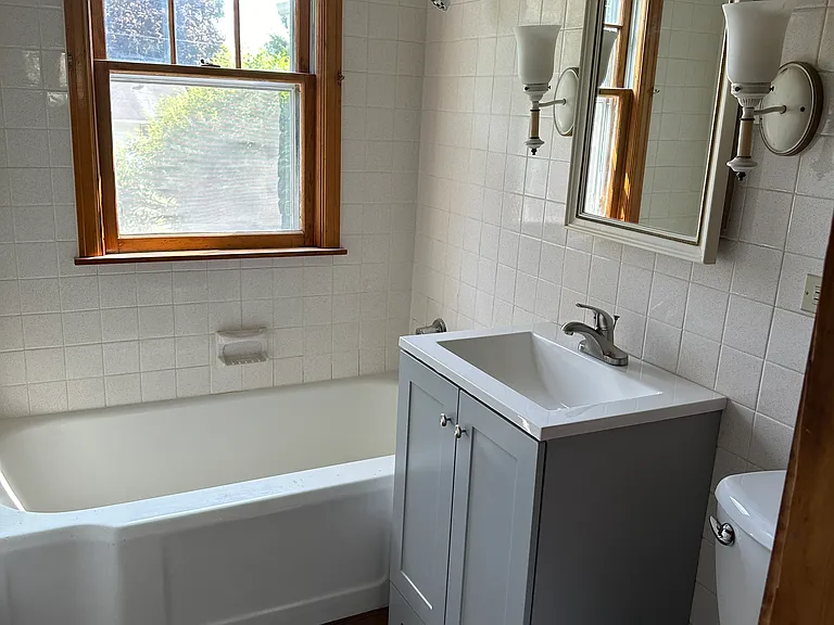 1143 W Harrison St — Photo 19