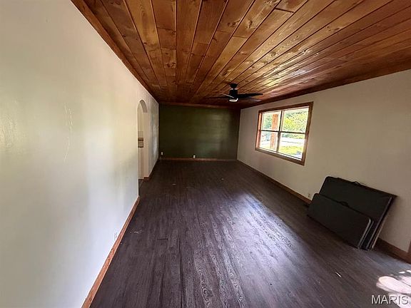 3rd image of 7292 Sunset St