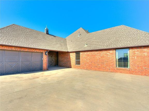 4th image of 5500 Hidden Meadow Dr
